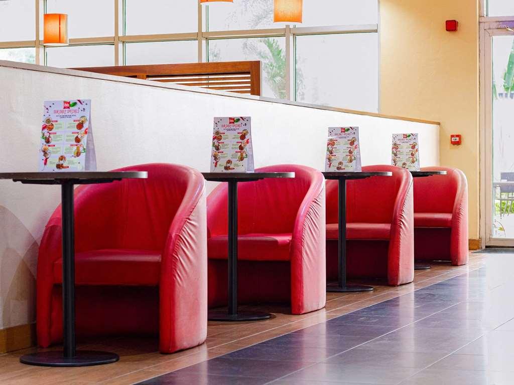 Ibis Lagos Airport Ikeja Restaurant foto