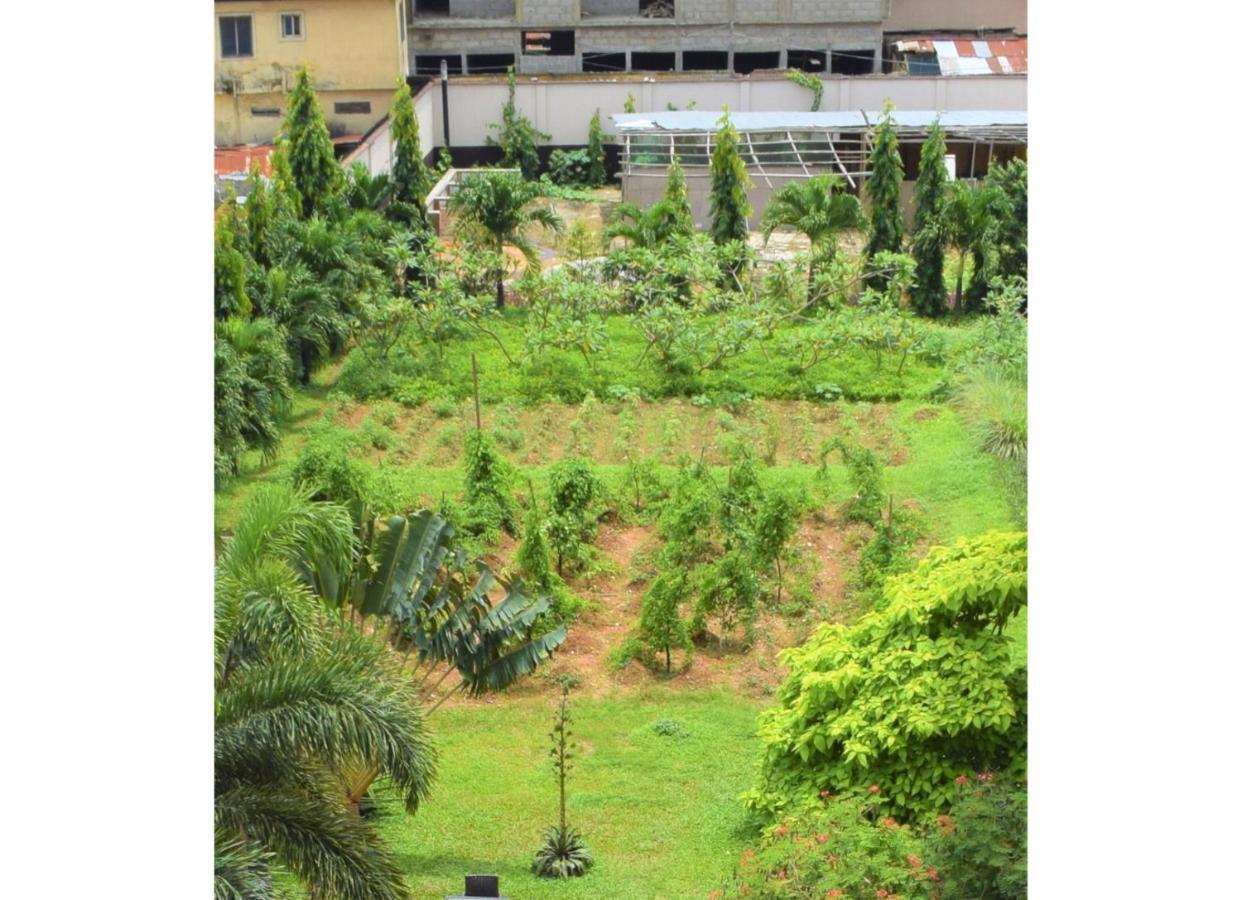 Ibis Lagos Airport Ikeja Buitenkant foto