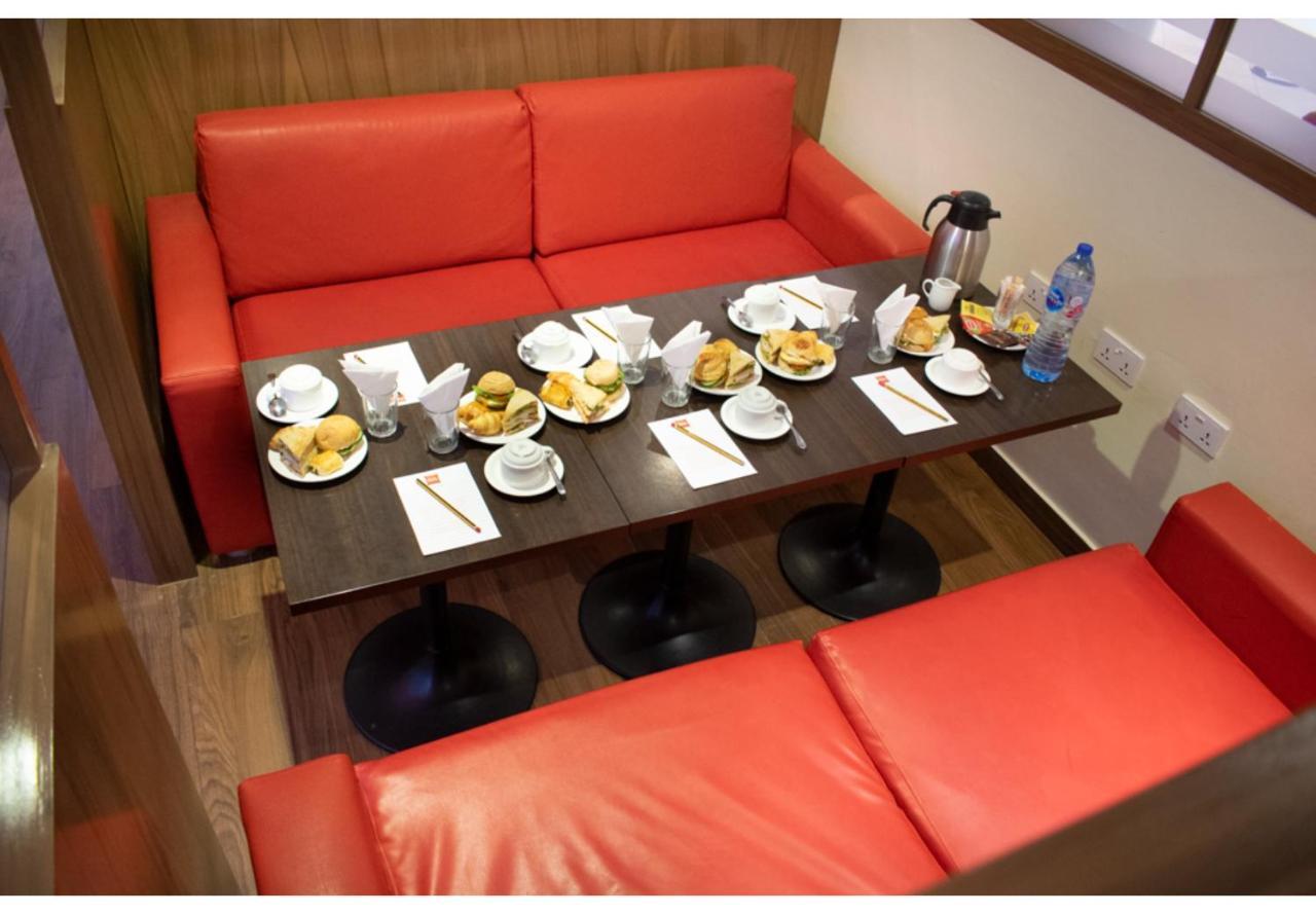 Ibis Lagos Airport Ikeja Buitenkant foto