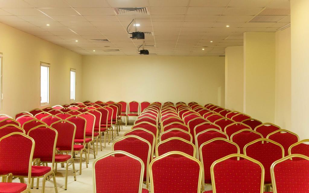 Ibis Lagos Airport Ikeja Buitenkant foto