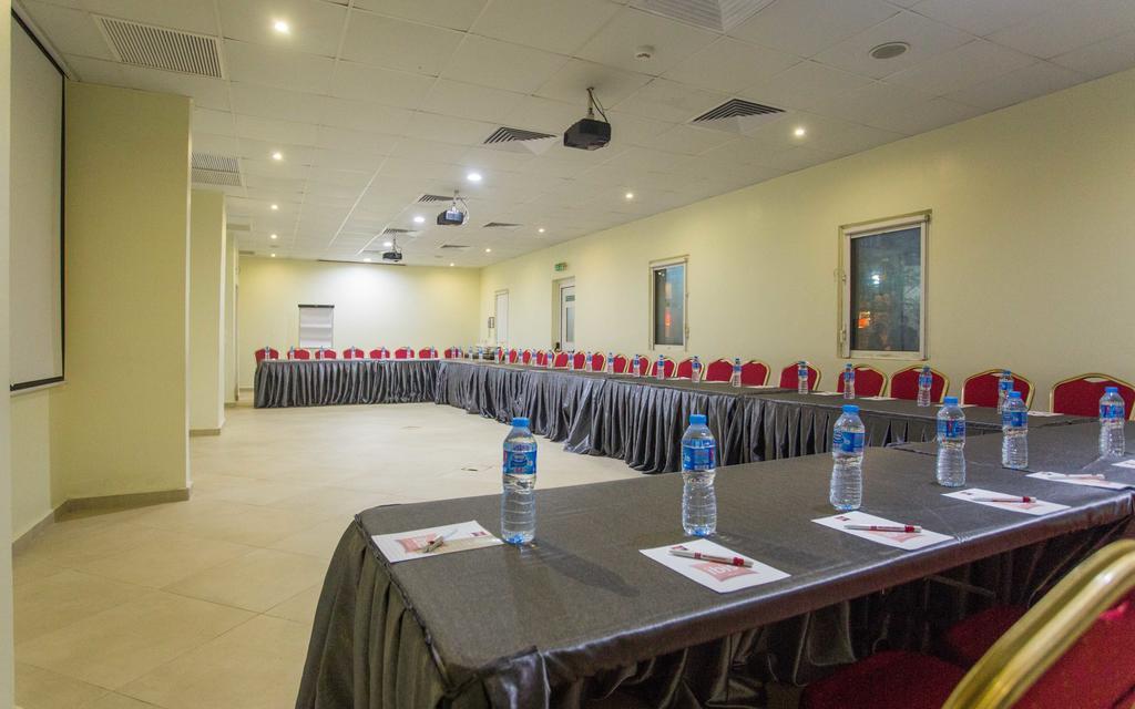Ibis Lagos Airport Ikeja Buitenkant foto