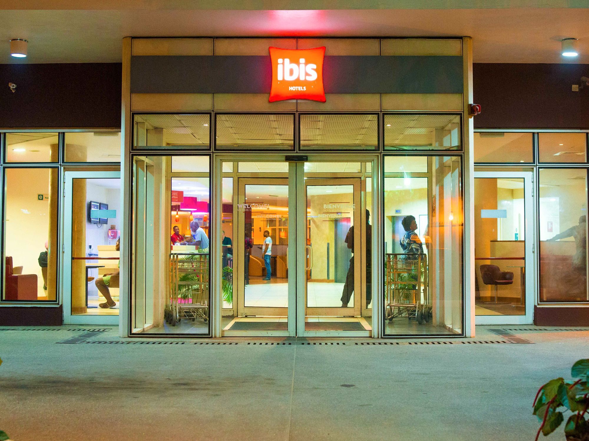 Ibis Lagos Airport Ikeja Buitenkant foto