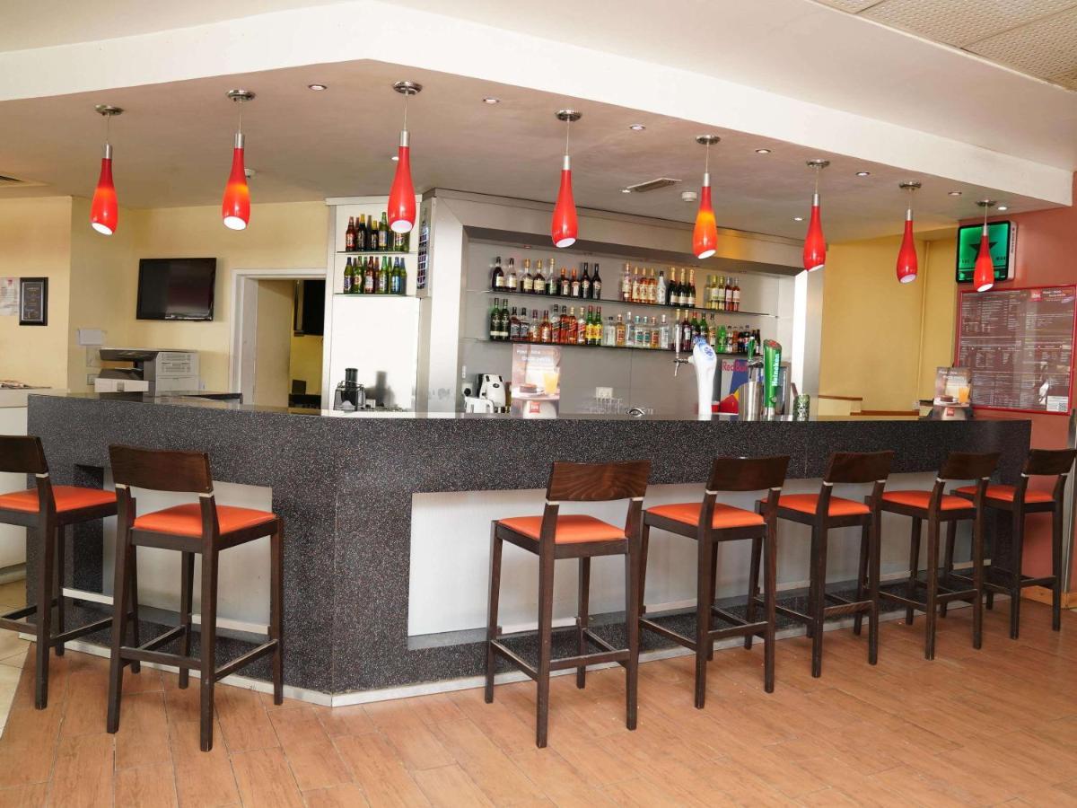 Ibis Lagos Airport Ikeja Buitenkant foto